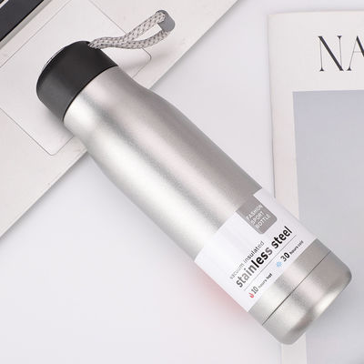 400 ml/500 ml Bouteille d'eau sportive isolée à double paroi en acier inoxydable de design moderne