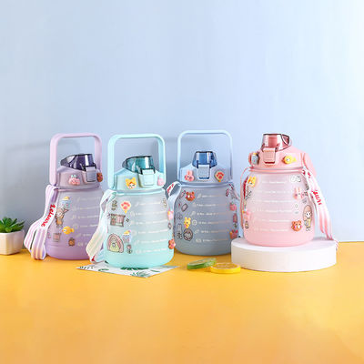 Service orienté client Bouteille d'eau pour enfants de 45 oz avec autocollant et grande capacité