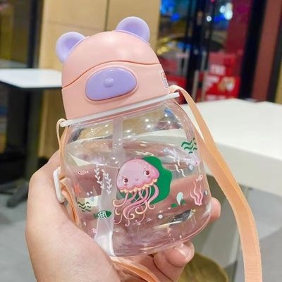 Bouteille d'eau de paille pour enfants légère et durable anti-chute avec design d'ours mignon