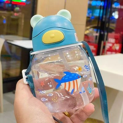 Bouteille d'eau de paille pour enfants légère et durable anti-chute avec design d'ours mignon