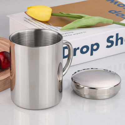 Coupe d'eau en acier inoxydable avec couvercle et poignée personnalisable pour les sports de plein air des étudiants