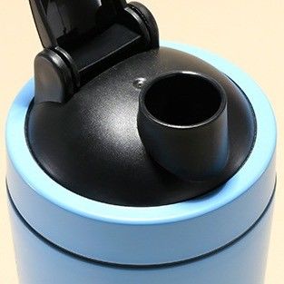 Bouteille de mélangeur de protéines métalliques à paroi simple 18/8 avec couvercle et boule de mélange incluse