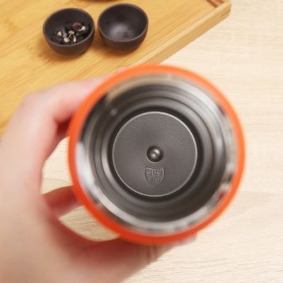 Bouteille d'eau isolée sous vide en acier inoxydable avec filtre à thé Excellente isolation