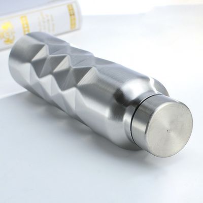 Méthode de débit direct de l'eau potable 1000 ml Cube sous vide pour boissons en acier inoxydable