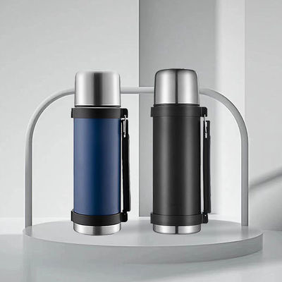 2023 Bouteilles d'aspirateur sportif en acier inoxydable multicolore pour voyages en plein air et matériaux