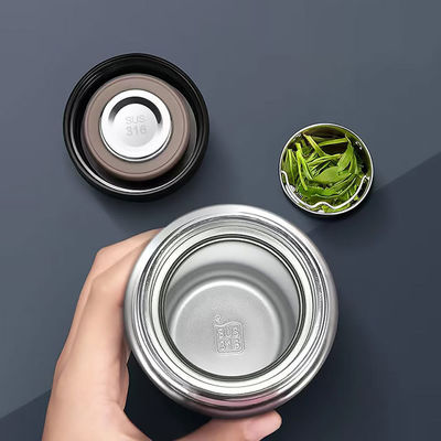 Bouteille de filtre à eau en acier inoxydable isolé pour boissons