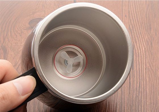 Coupe de mélange de lait de café en acier inoxydable 304 avec tasse magnétique et fonction d'auto-agitation