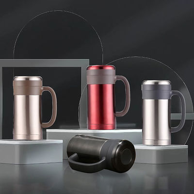Bouteille d'eau isolée sous vide en acier inoxydable pour le sport et les voyages 24 heures chaud froid
