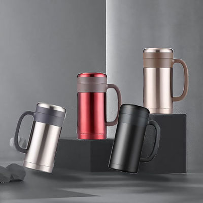Bouteille d'eau isolée sous vide en acier inoxydable pour le sport et les voyages 24 heures chaud froid