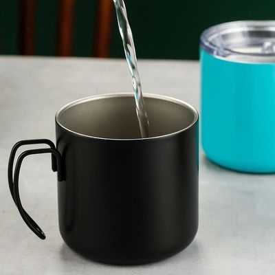 Améliorez votre collection de bouteilles d'eau avec cette bouteille en acier inoxydable minimaliste