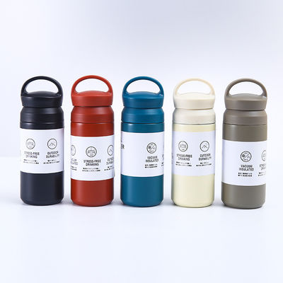Bouteille à vide à double paroi en acier inoxydable bleu 304 pour garder la boisson chaude froide 6-12h