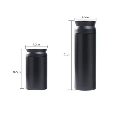 Bouteilles d'eau isolantes en acier inoxydable bleu de 500 ml avec poignée pour boissons chaudes ou froides