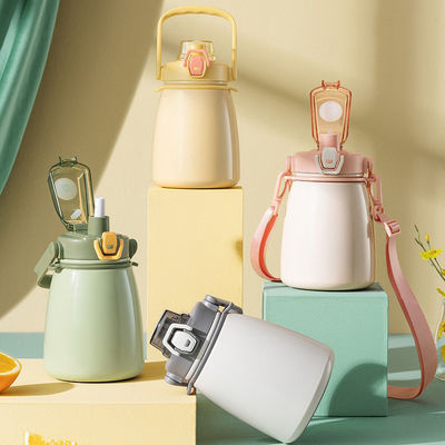 Logo personnalisé Bouteille d'eau isolée pour filles avec performance d'isolation thermique 2023