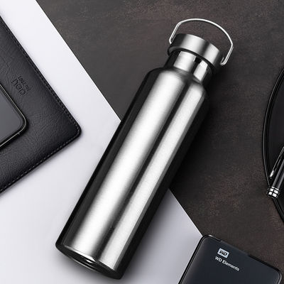 Salle de sport en acier inoxydable Bouteille d'eau sous vide pour toutes occasions Logo personnalisé