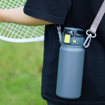 316 Corps de tasse en acier inoxydable Bouteille d'eau isolée à double paroi pour les aventures actives