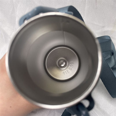 Sport 2023 bouteille d'eau isolée sous vide avec 2 couvercles en acier inoxydable 304