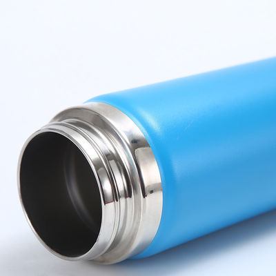 650ml Gym Bouteille d'eau en métal en acier inoxydable Tumbler pour les sports de plein air Portable