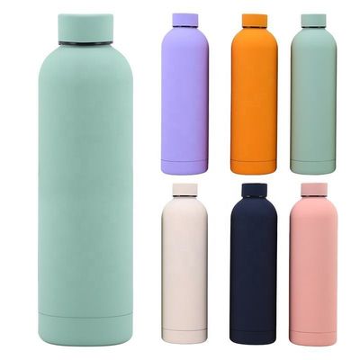 Vase isolée sous vide en caoutchouc à peinture à l'aide d'une coupe droite en acier inoxydable à petite bouche
