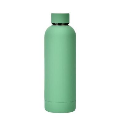 Vase isolée sous vide en caoutchouc à peinture à l'aide d'une coupe droite en acier inoxydable à petite bouche