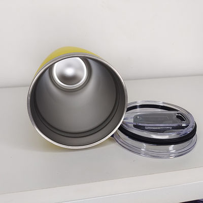 Toutes les personnes compétentes peuvent profiter de cette tasse de voyage en acier inoxydable de 600 ml avec paille