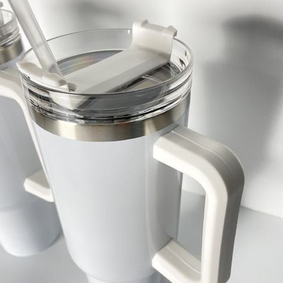 Logo personnalisé 40oz Flasque à vide en acier inoxydable sublimation blanche avec glacière à paille