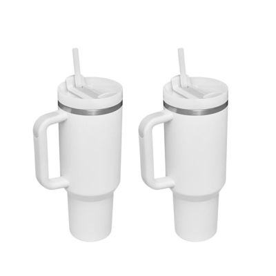 Une tasse de voyage isolée en acier inoxydable avec poignée de logo personnalisé plus chaude, plus colorée et plus sûre