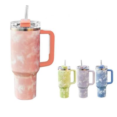 Une tasse à main en acier inoxydable de 40 oz pour les voyages et les activités de plein air