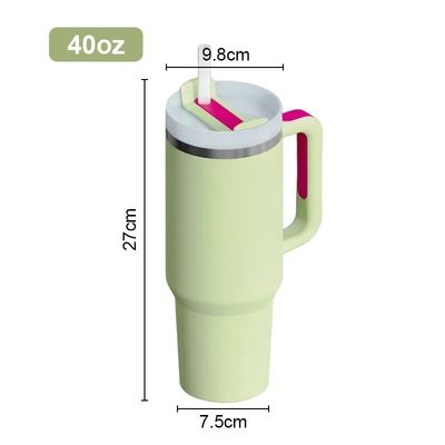 Une tasse à main en acier inoxydable de 40 oz pour les voyages et les activités de plein air