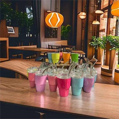 Une fête incontournable 2 oz de mini-coupe à demi-tasse isolée à double paroi avec paille et couvercles