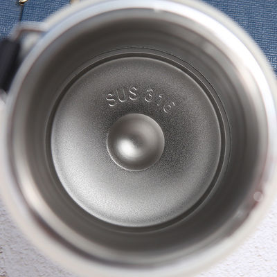 Bouteilles d'eau potable isolées à vide Bouteille de sport en acier inoxydable à logo personnalisé