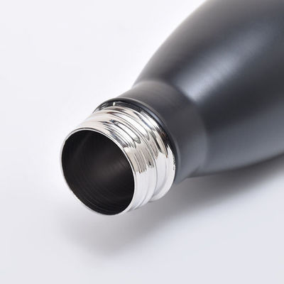 Toutes les personnes concernées peuvent profiter de notre bouteille d'eau isolée sous vide de 17 oz avec logo personnalisé