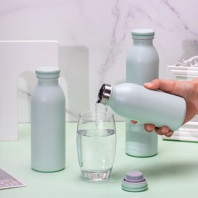 Bouteille de lait isolée en acier inoxydable pour le camping et les activités de plein air